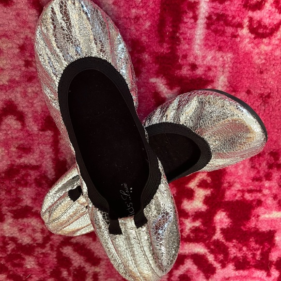 footzy folds Shoes - FOOTZY FOLDS SZ 7 SILVER BALLET FLATS SOFT TRENDY